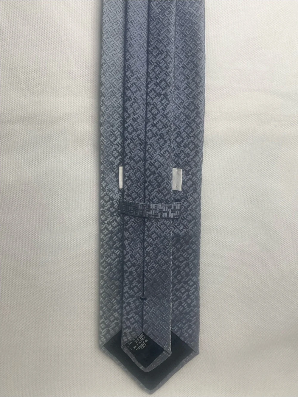 Giorgio Armani Textured Repp Silk Tie Geometric Silver Gray Preppy Style Necktie